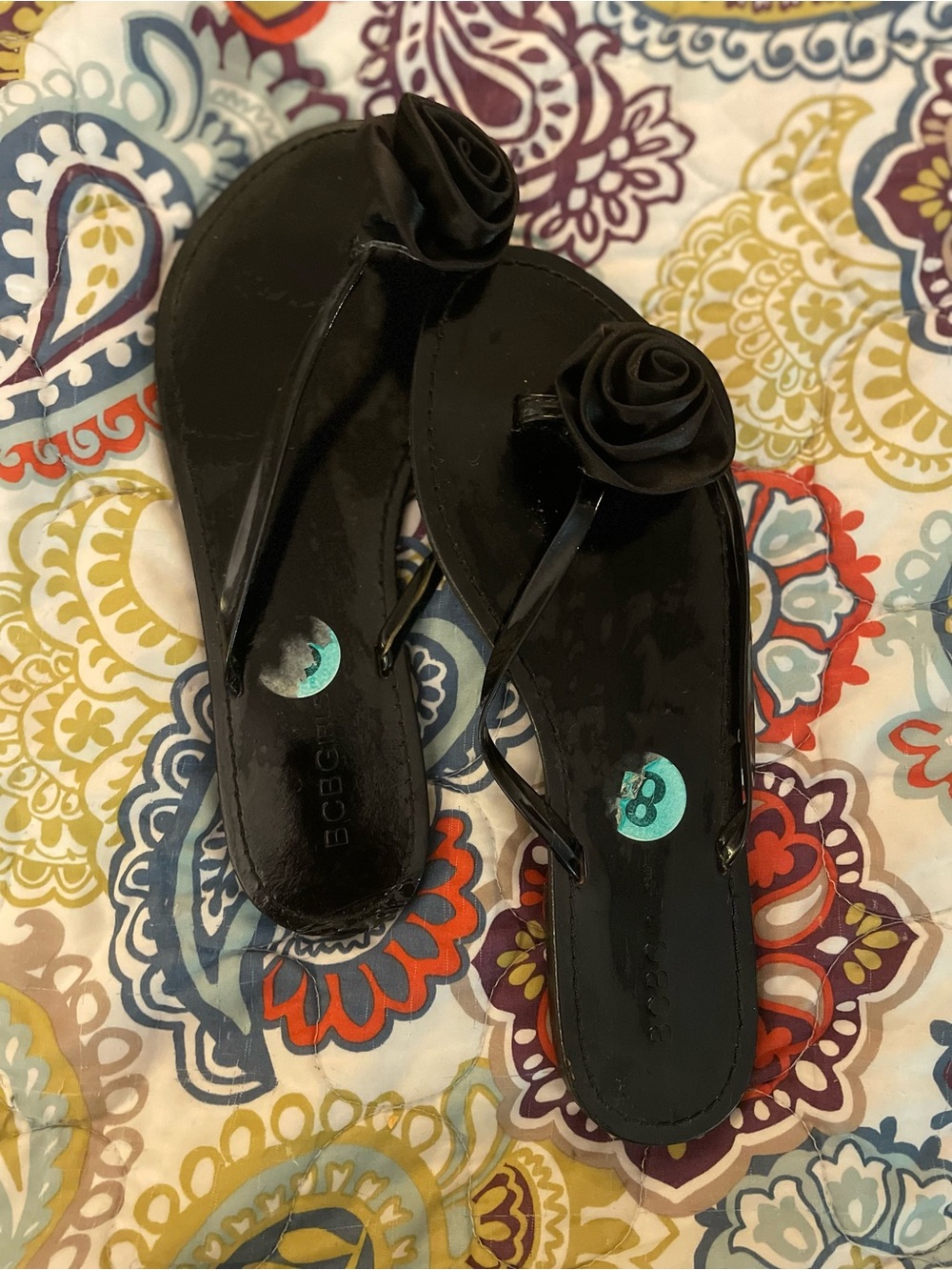 BCBGeneration Black Floral Rose Flip Flop Sandals Size 8